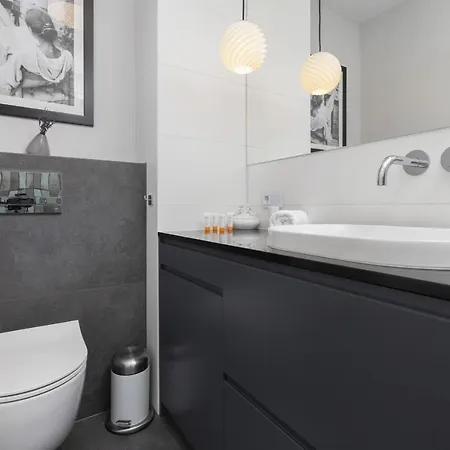 Apartment Aura Studio Downtown By Renters