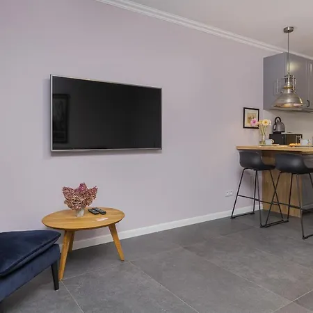 Aura Studio Downtown By Renters *